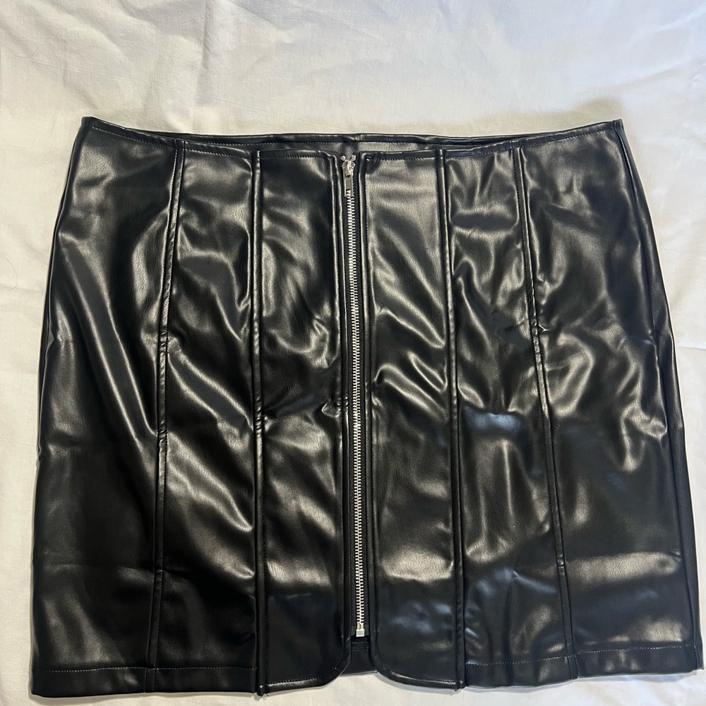 NiMin Black Mini Pencil Skirt for Night Out
